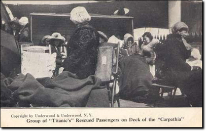 Una delle foto di J.W. Barker scattata a bordo del Carpathia e divenuta una cartolina pubblicata dalla Underwood & Underwood lo stesso anno del naufragio.