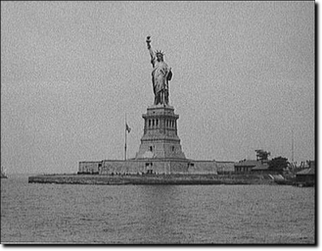Miss Liberty nei primi del 900.Courtesy of Library of Congress Prints and Photographic Division, Detroit Publishing Company Collection.